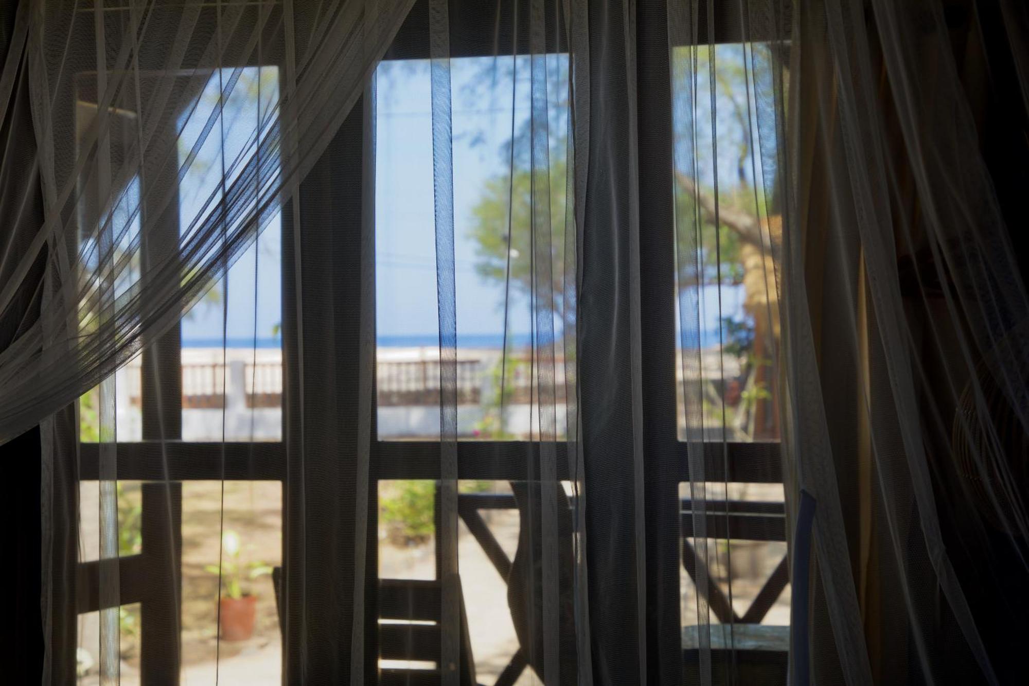 Villa Sunset Beach Gili Trawangan Exterior foto