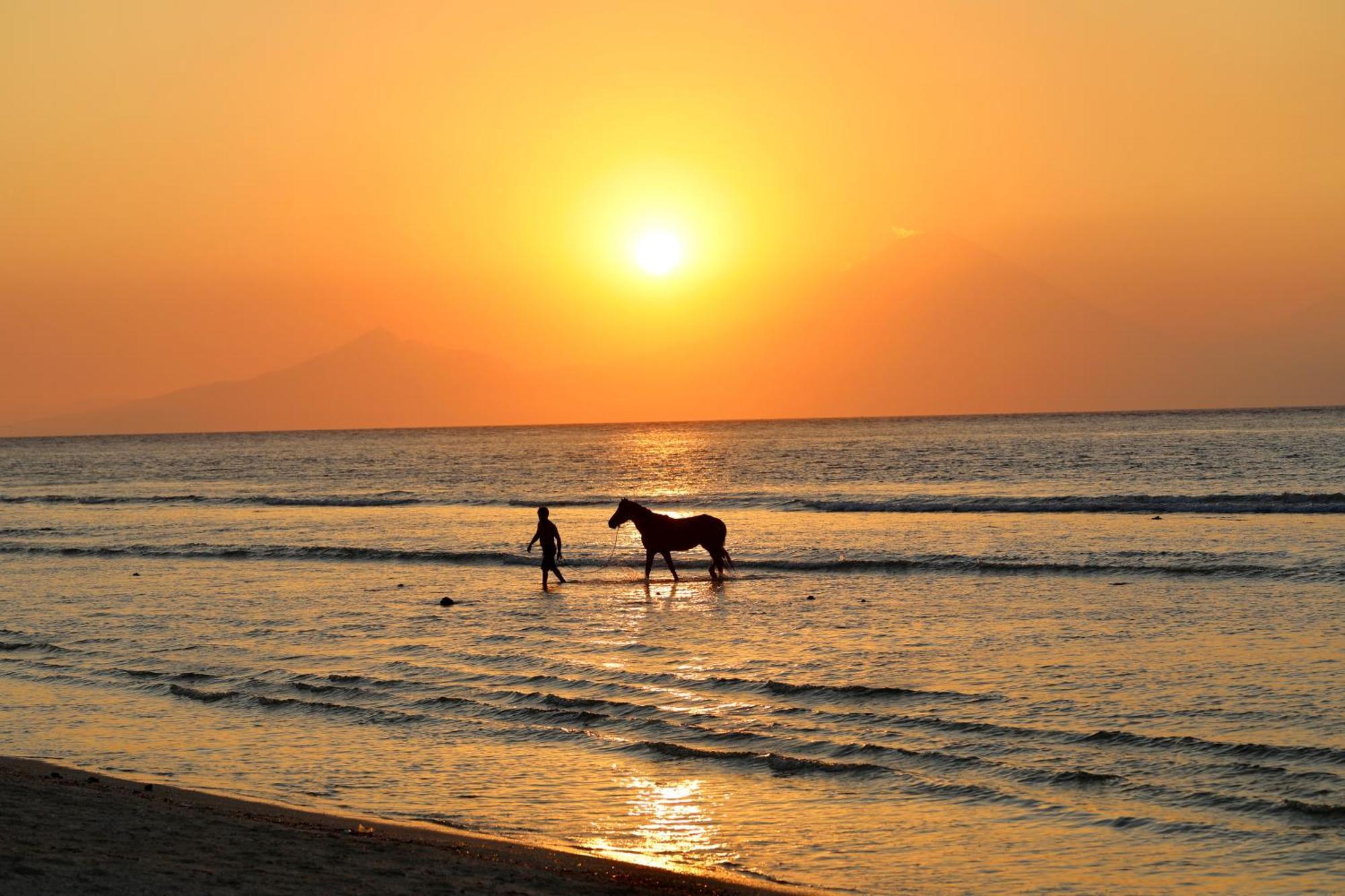 Villa Sunset Beach Gili Trawangan Exterior foto